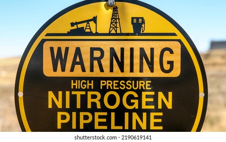 1,645 Pipeline warning sign Images, Stock Photos & Vectors | Shutterstock