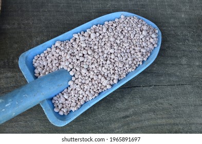 468 Fertilizer granules with composition plant Images, Stock Photos ...