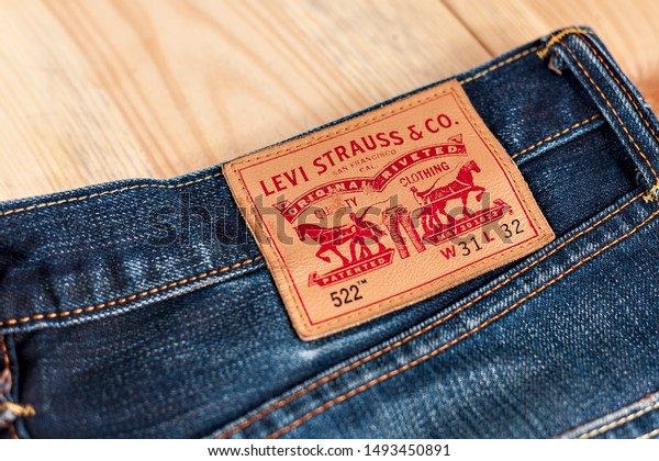 levi strauss 501 jeans price