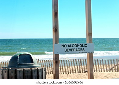 No Alcoholic Beverages Sign At Main Beach In East Hampton, New York USA