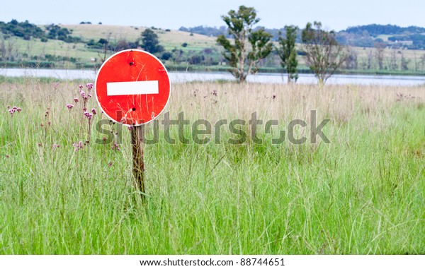 No entry sign in the\
middle of no where