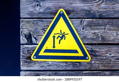 No Jumping Sign Images Stock Photos Vectors Shutterstock