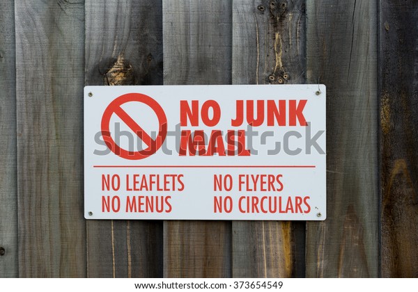 No junk mail, leaflets, flyers, menus, and\
circulars sign.