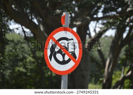 No Mobile Phone Use While Driving Sign