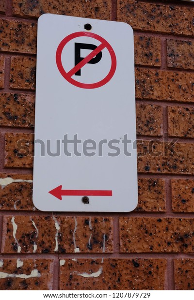 No parking allowed sign\
