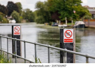 21,322 Dangerous swim sign Images, Stock Photos & Vectors | Shutterstock