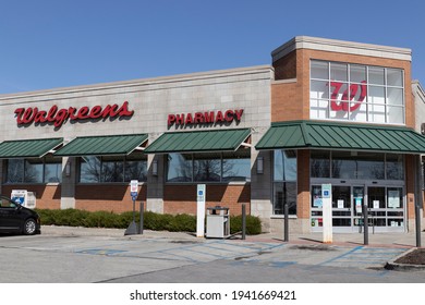 Noblesville - Circa March 2021: Walgreens Retail Location. Walgreens is booking COVID-19 vaccine appointments at pharmacies.