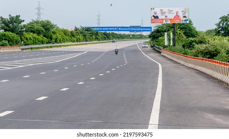 Noida - 31 Aug, 2022 - Newly Constructed Yamuna Expressway From Delhi To Agra