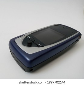 Nokia 7650 Is A 2.5G Consumer-oriented Smartphone Belonging To The Fashion And Experimental.