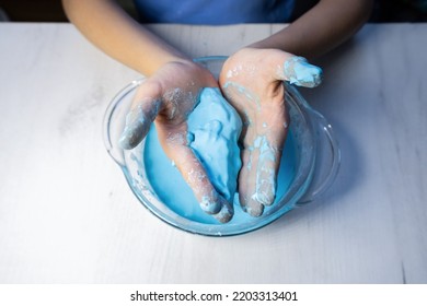 Non Newtonian Fluid, Kids Chemistry Experiment.