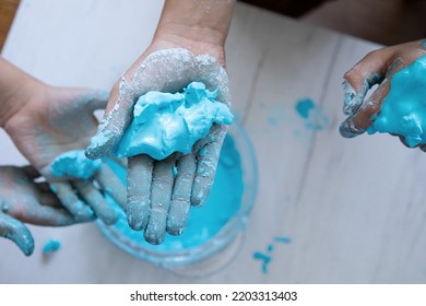 Non Newtonian Fluid, Kids Chemistry Experiment.