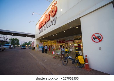 Nongkhai, 09 December 2014: Makro Cash And Carry Shop Building Entrance In Nongkhai, Nongkhai Province, Northern Thailand.