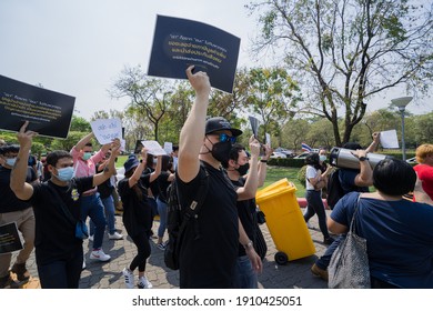 Nonthaburi, Thailand - February 1, 2021 : Protest By Bar Owners And Suppliers Against Unfair Alcohol Restriction