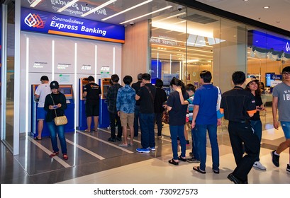 Imágenes, fotos de stock y vectores sobre Fila+del+banco Imágenes, fotos de stock y vectores sobre Fila+del+banco