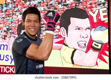 NONTHABURI THAILAND-FEBRUARY 10:Goalkeeper Kawin Thamsatchanan Of SCG Muangthong United Shot Photo During Present Sticker Line New Season 2015 At SCG Stadium On Feb 10, 2015,Thailand