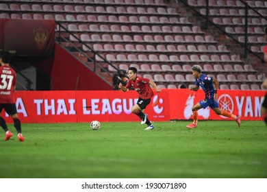 Nonthaburi-thailand-23feb2021:Suporn Peenakatapho #5 Player Of Scg Muangthong In Action During Thaileague Between Scg Muangthong Against Port Fc At Scg Stadium,thailand