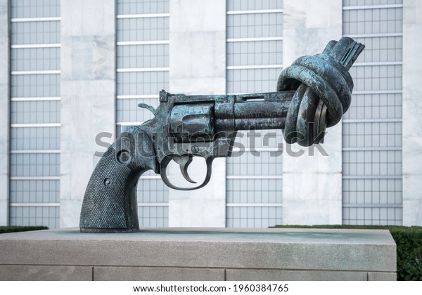 Nonviolence Bronze Sculpture United Nations Building Stock Photo (Edit ...