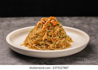 Sautéed（stir fried）Rice Noodles with Tamarind Sauce