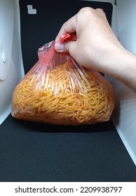 Noodle's Transparent Plastic Wrap Photo