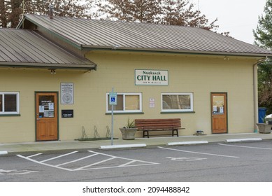 Nooksack, WA, USA - December 17, 2021; The City Hall Building For The Heritage Community Of Nooksack In Northwest Washington State With Disability Parking Spaces And Bench Seating