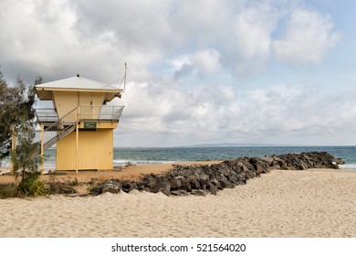 Noosa Heads, Australia-November 9, 2016.
View Of Noosa Main Beach With Surf Lifesaving Tower In Background