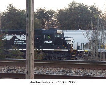 Norfolk Southern SD40-2 3346 sitting at Hickory North Carolina (US) on November 24th 2017.