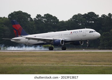 DELTA AIRLINES DAL  AIRBUS  A-320 PIN. 