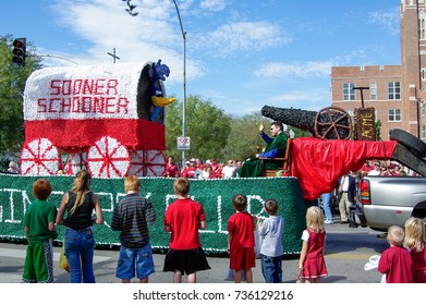 NORMAN, OKLAHOMA - OCTOBER 13 2007: ACME Road Runner Float Marches On Street In Homecoming Event