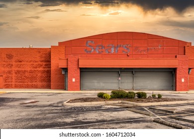 North Fort Myers Sears Store Closed For Good - Fort Myers, Florida, U.S.A.12-17-2019