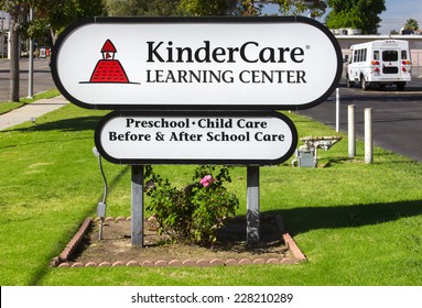 1,476 Daycare child care logo Images, Stock Photos & Vectors | Shutterstock