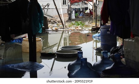 North Jakarta, Indonesia - Dec 23, 2021: Sea Level Rises On The Coast Of North Jakarta.