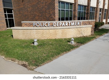 North Kansas City, Missouri, USA - April 16, 2022: Sign For POLICE DEPARTMENT Of North Kansas City, Missouri On Sunny Day