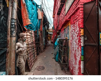 North Kolkata, West Bengal, India - July 2019:Vintage Roads And Houses In North Kolkata