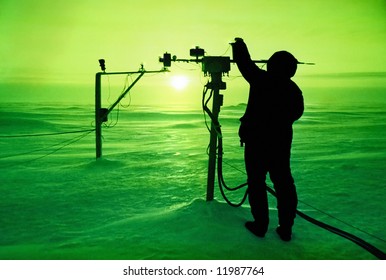 North Pole, solar activity monitoring. drifting research base "North Pole-28" - Powered by Shutterstock