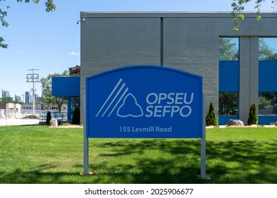 North York, Toronto, Canada - August 14, 2021: Ontario Public Service Employee Union (OPSEU)  Head Office In North York. OPSEU Is A Trade Union Representing Public Sector Employees In Ontario. 