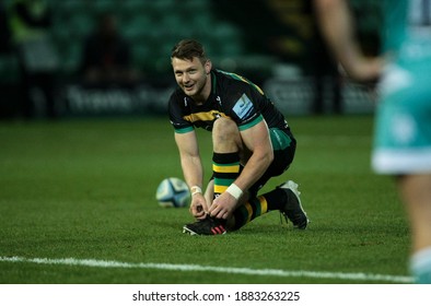 Northampton, UK. 26th December 2020. Dan Biggar Of Northampton Saints Stops To Tie His Bootlace Before Taking A Conversion