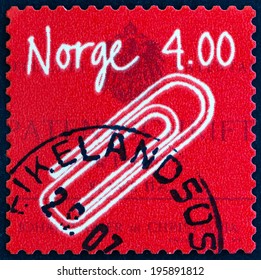 NORWAY - CIRCA 1999: A stamp printed in Norway from the "Norwegian Inventions " issue shows paper clip (Johan Vaaler), circa 1999. 