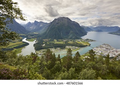 River Rauma - Picture of Raumabanen, Andalsnes