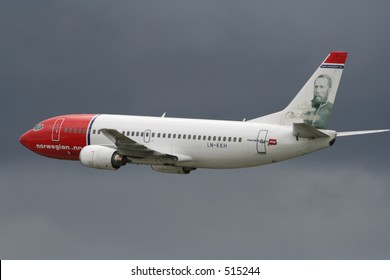 A Norwegian Airlines B737
