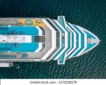 Nose of the cruise ship in the sea - top view