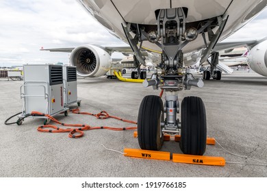 2,538 Aircraft nose gear Images, Stock Photos & Vectors | Shutterstock