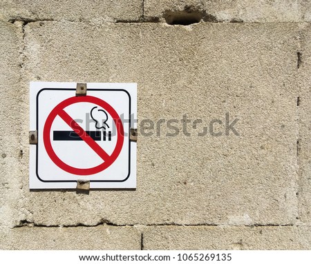Nosmoking sign on the wall