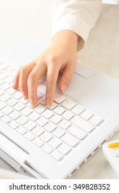 Note PC, keyboard, hand
