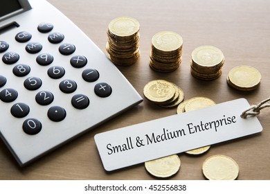 Note Written: Small & Medium Enterprise, Business Concept