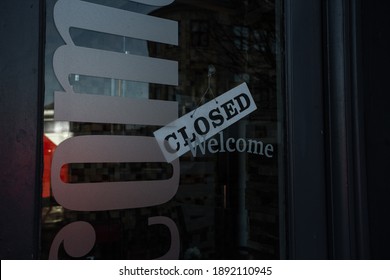 Nottingham, Nottinghamshire, England - 12 Jan 2021: Closed Shop Signs In Windows Of Closed Pubs And Shops.