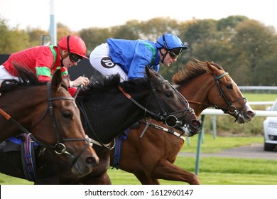 NOTTINGHAM RACECOURSE, NOTTINGHAM, UK : 30 OCTOBER 2019 : A Three Way Photo Finish At Nottingham Races