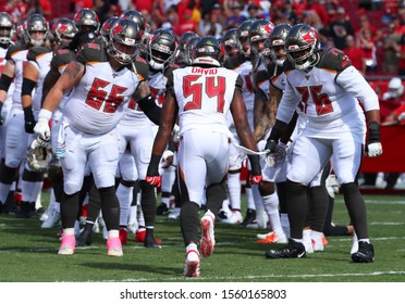 Nov 10, 2019; Tampa, FL USA;  Tampa Bay Buccaneers Outside Linebacker Lavonte David (54) Greets His Teammates After Coming Out Of The Tunnel Before An NFL Game.