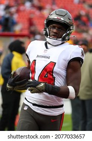 Nov 14, 2021; Landover, MD USA;  Tampa Bay Buccaneers Wide Receiver Chris Godwin (14) Runs With The Ball Before An NFL Game At FedEx Field. (Steve Jacobson, Image Of Sport)