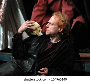 NOVEMBER 16, 2006 - BERLIN: Scott Shepherd At The Theater Play 