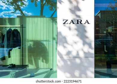 November 2, 2022 - Rancho Cucamonga: ZARA Is A Spanish Multi-national Retail Clothing Chain Specializing In Fast Fashion. It Sells Clothing, Accessories, Shoes And Beauty Products.  Window Vignettes